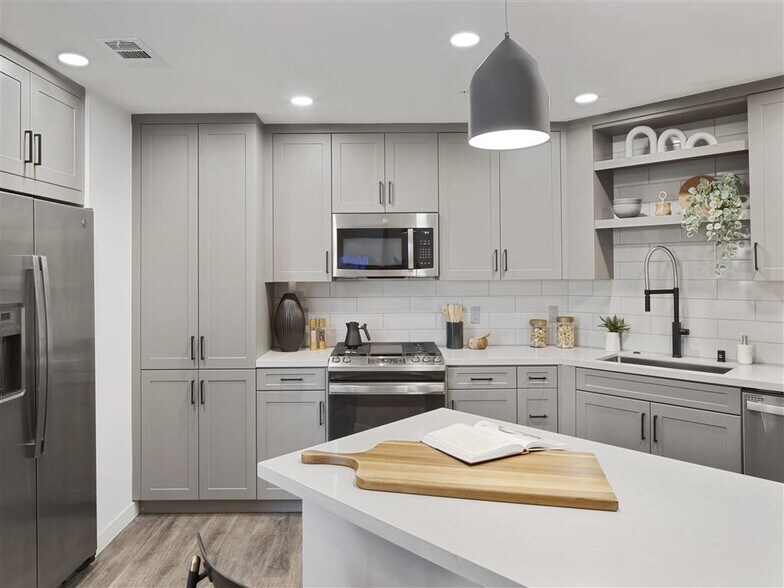 More Photos Of 375 Camino De La Reina, San Diego Multifamily For Sale