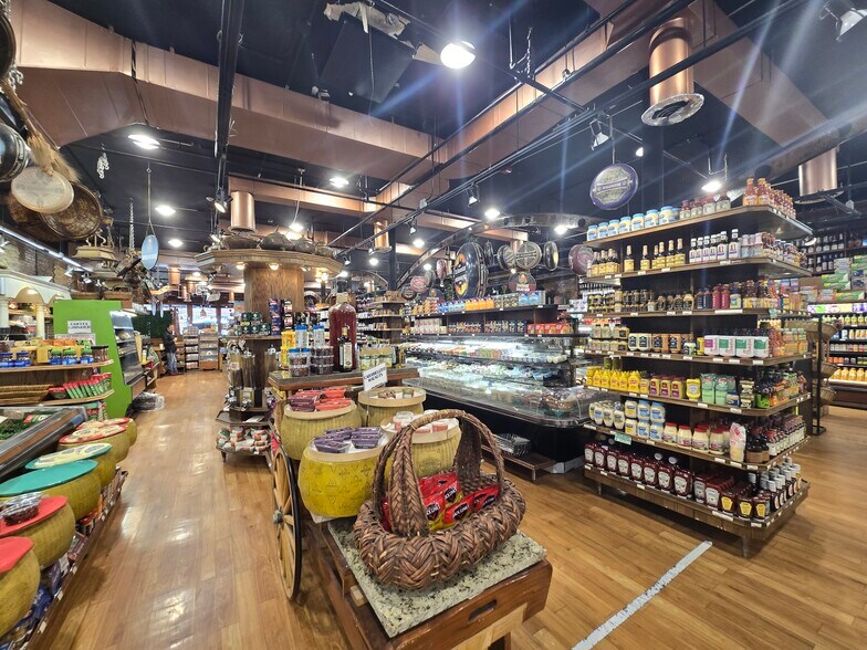 More Photos Of 226-228 Washington St, Hoboken Storefront For Sale
