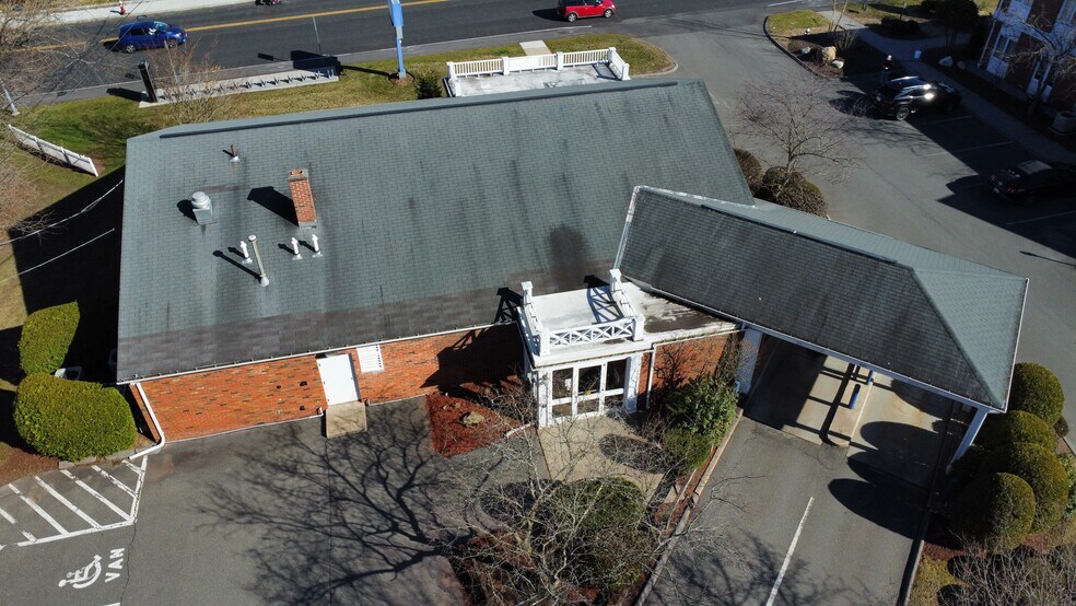 More Photos Of 494 Newton St, South Hadley Bank For Lease