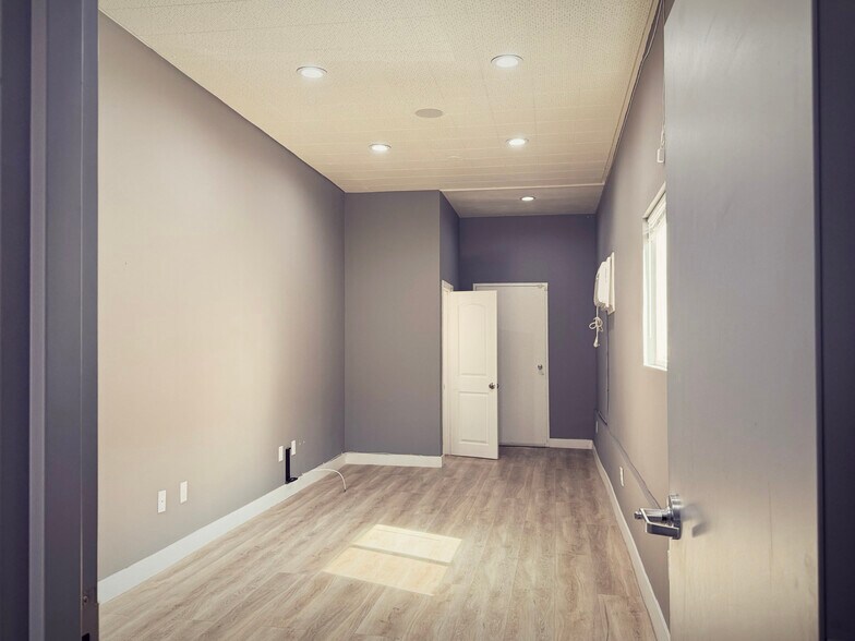 More Photos Of 2221-2225 W Olive Ave, Burbank Office Residential For Lease