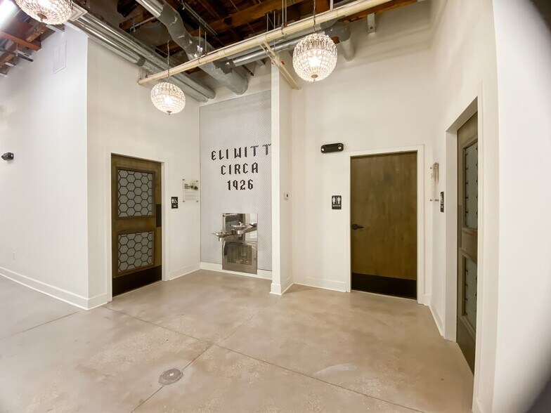 More Photos Of 238 N Massachusetts Ave, Lakeland Coworking Space
