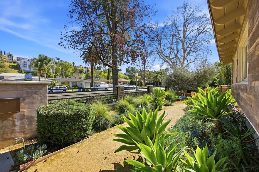 More Photos Of 5237 Topanga Canyon Blvd, Woodland Hills Multifamily For Sale