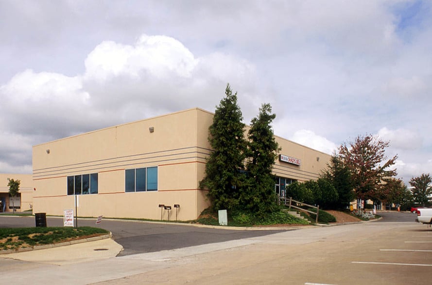 More Photos Of 8352 Terminal Rd, Lorton Unknown For Lease