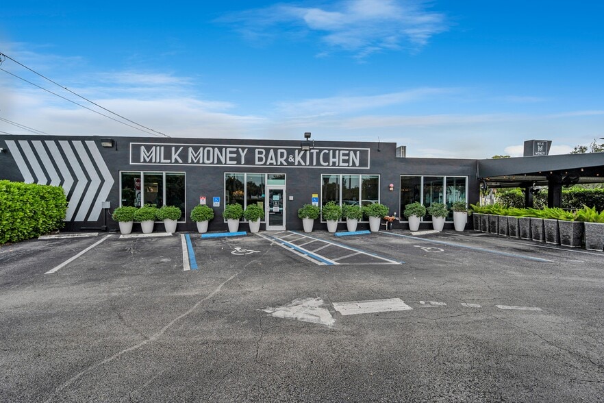 More Photos Of 815 NE 13th St, Fort Lauderdale Freestanding For Sale