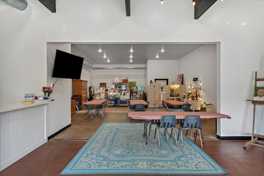 More Photos Of 175 N Capitol St, Canton General Retail For Sale