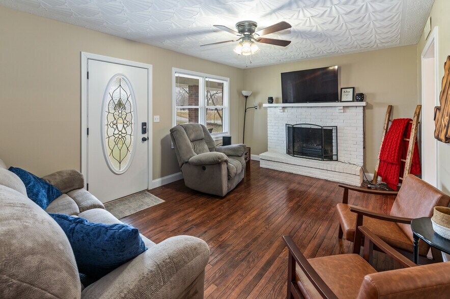 More Photos Of 3625 New Shepherdsville Rd, Bardstown Flex For Sale