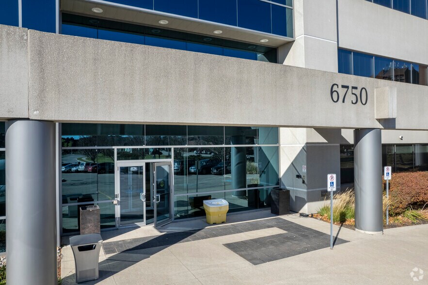 More Photos Of 6750 Century Av, Mississauga Office For Lease