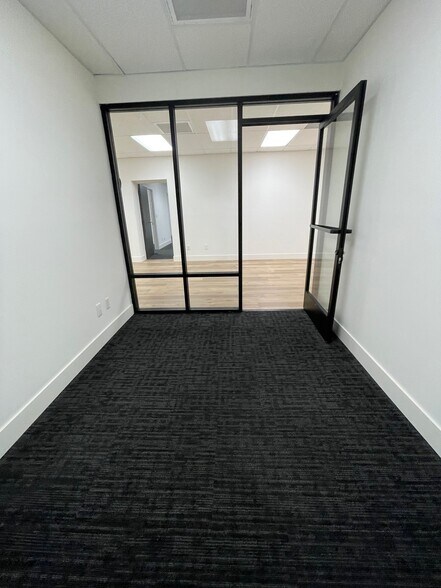 More Photos Of 3212-3214 W Burbank Blvd, Burbank Office For Sale