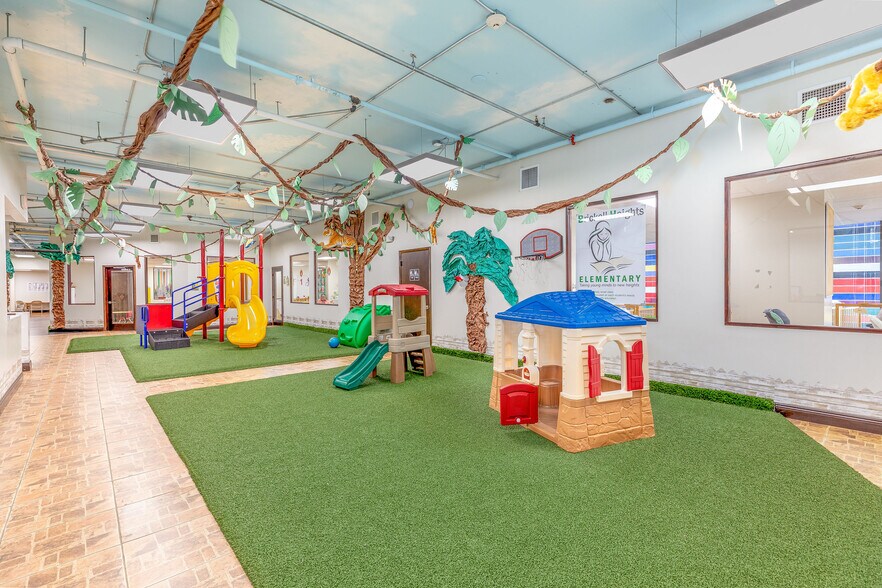 More Photos Of 25 SW 9th St, Miami Coworking Space