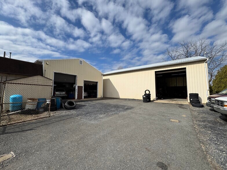 More Photos Of 4094 Chestnut St, Emmaus Auto Repair For Lease
