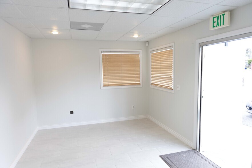 More Photos Of 12582 Garden Grove Blvd, Garden Grove Medical For Lease