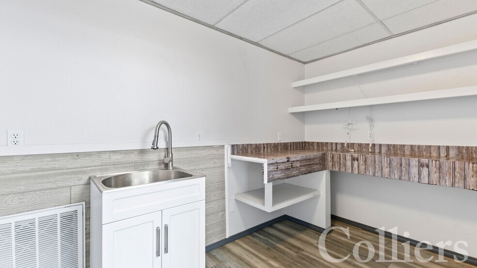 More Photos Of 2300 S Orchard St, Boise Office For Sale