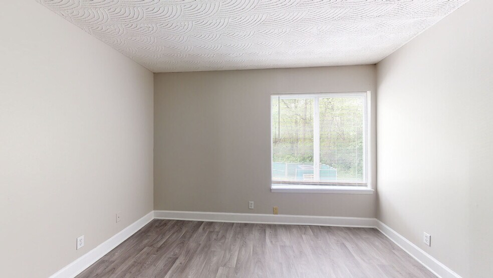 More Photos Of 1001 W 9th St, Russellville Apartments For Sale