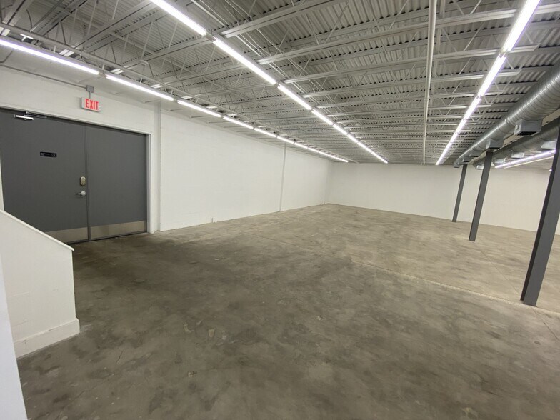 More Photos Of 4310 E Broadway Ave, Tampa Light Distribution For Lease