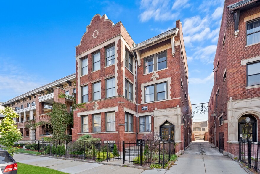 Primary Photo Of 5017 S Drexel Blvd, Chicago Apartments For Sale