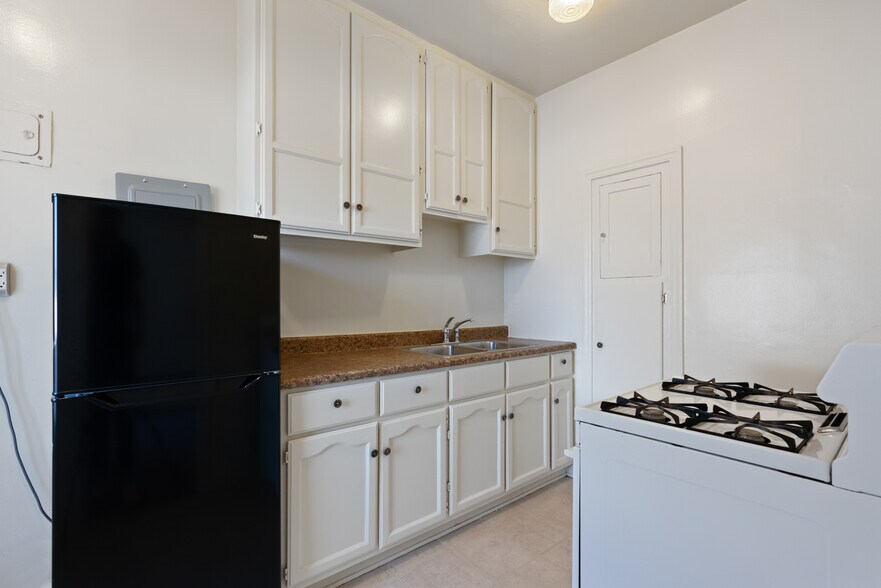 More Photos Of 4408 E Lockwood Ave, Los Angeles Apartments For Sale