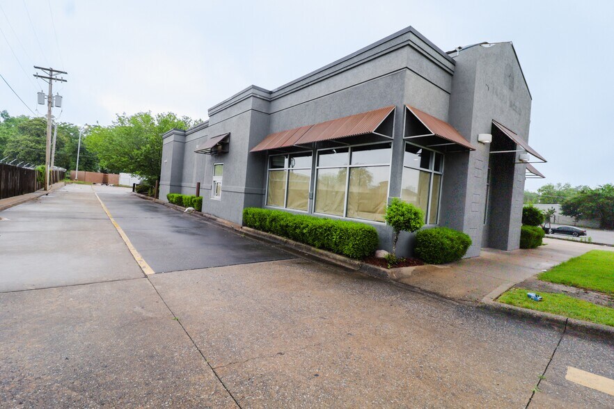 More Photos Of 901 E Broadway Ave, North Little Rock General Retail For Sale