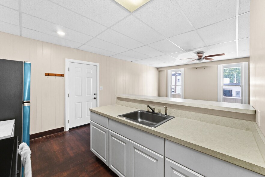 More Photos Of 579 Broadway Ave, Bedford Apartments For Sale