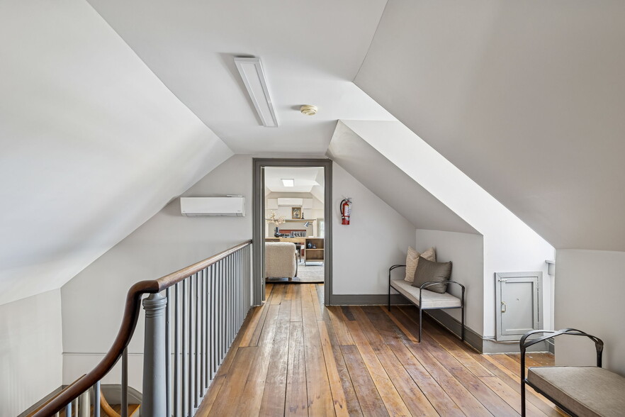 More Photos Of 143 5th Ave S, Franklin Office For Lease