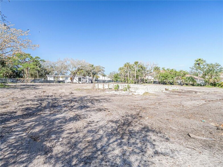 More Photos Of 690 6th Ave, Vero Beach Land For Sale