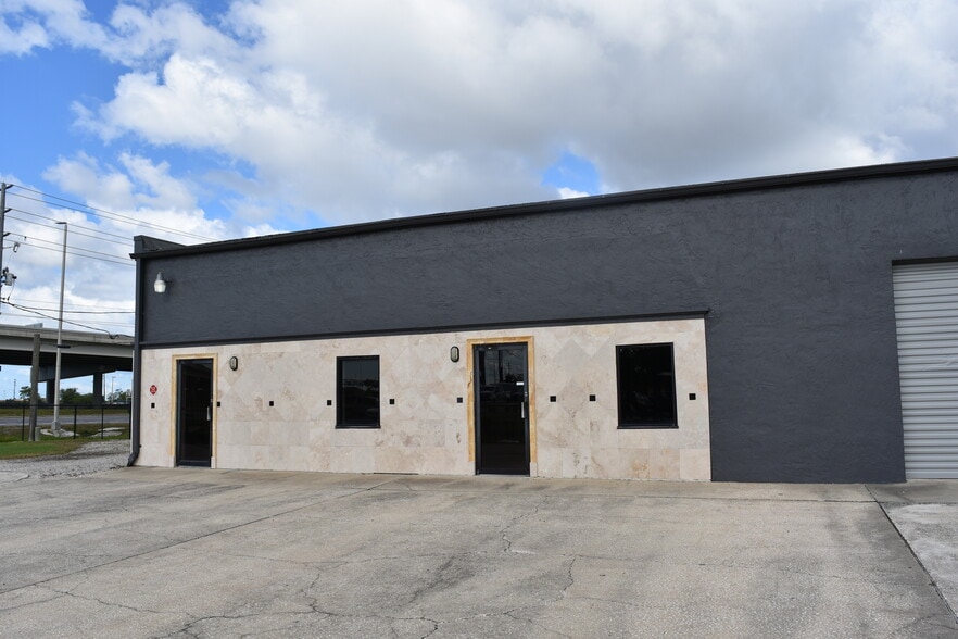 More Photos Of 3291 118th Ave N, Saint Petersburg Warehouse For Lease