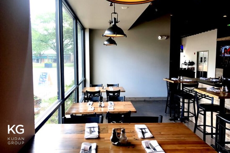 More Photos Of 120 W Green, Bensenville Restaurant For Lease