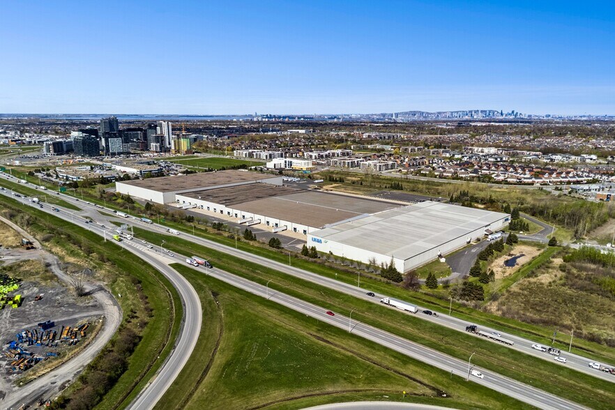 Primary Photo Of 5405 Pl de la Couronne, Brossard Distribution For Sale
