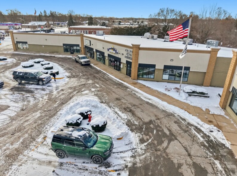 More Photos Of 664-704 S Lapeer Rd, Lk, Lake Orion Office For Sale