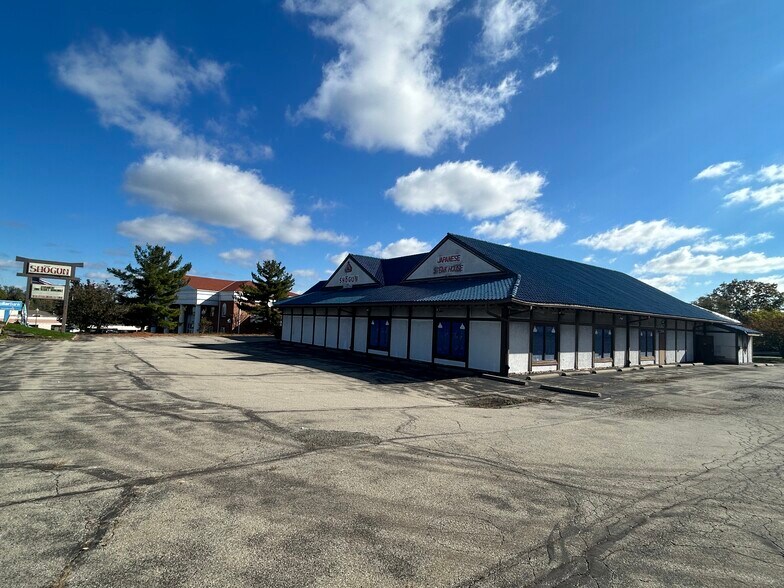 Primary Photo Of 8 Tech One Dr, Monroeville Restaurant For Sale