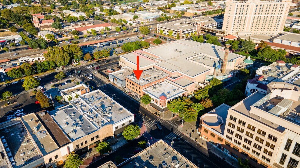 More Photos Of 915-917 J St, Modesto General Retail For Sale