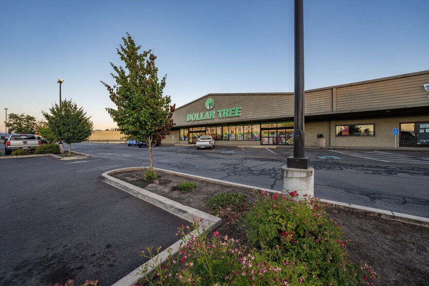 More Photos Of 7338 Crater Lake Hwy, White City Freestanding For Sale