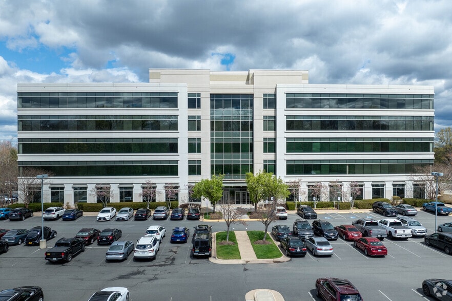 More Photos Of 14151 Park Meadow Dr, Chantilly Office For Lease