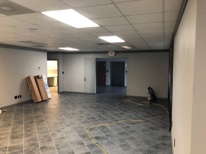 More Photos Of 6577 Peachtree Industrial Blvd, Peachtree Corners Light Distribution For Sale