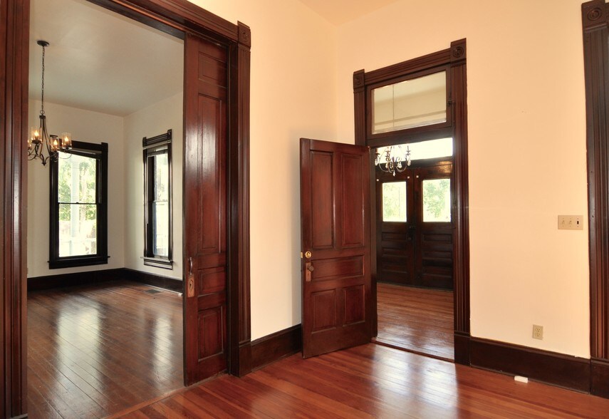 More Photos Of 1000 E Cesar Chavez St, Austin Loft Creative Space For Lease