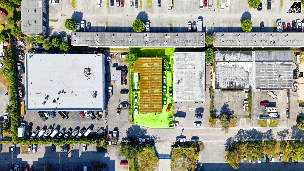 More Photos Of 8115 NW 98th St, Hialeah Manufacturing For Lease