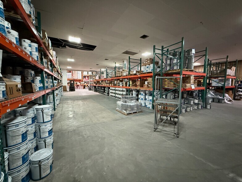 More Photos Of 2 US Highway 17 92 N, Haines City Showroom For Sale