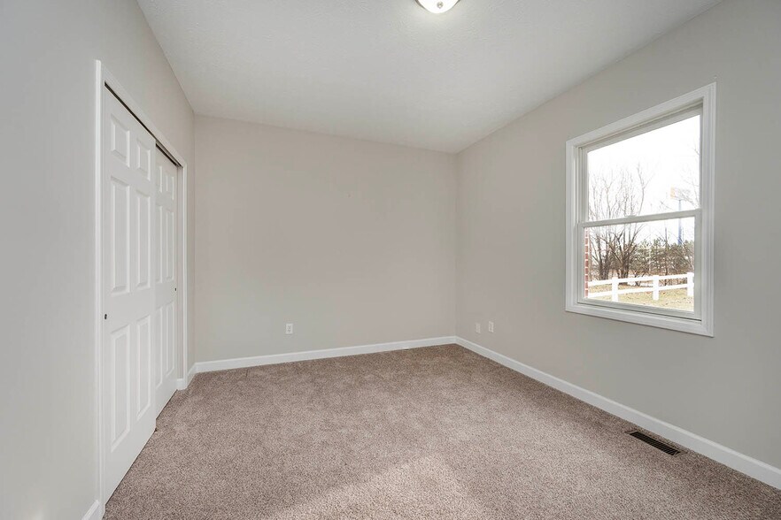 More Photos Of 65 Maplehurst Dr, Brownsburg Office For Sale