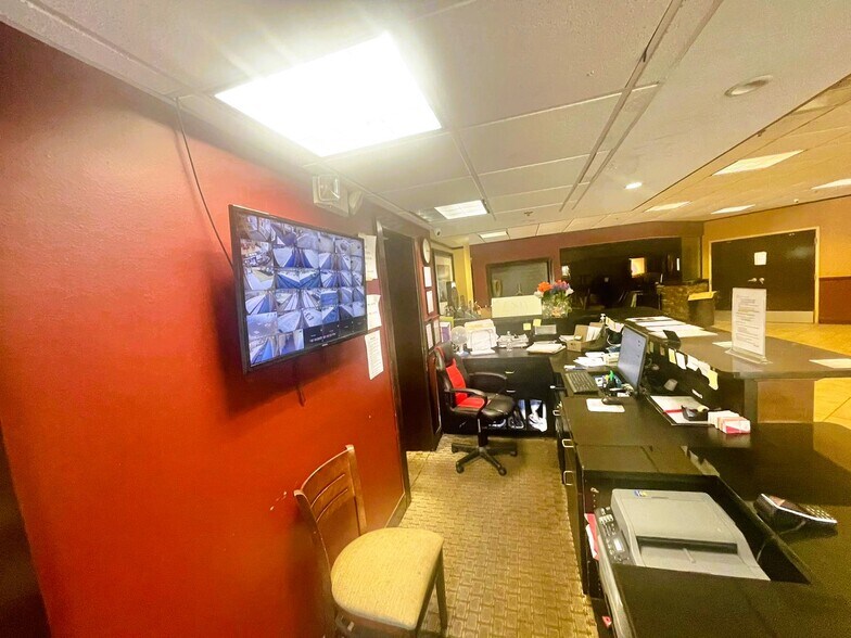 More Photos Of 1700 US-280, Phenix City Hotel For Sale