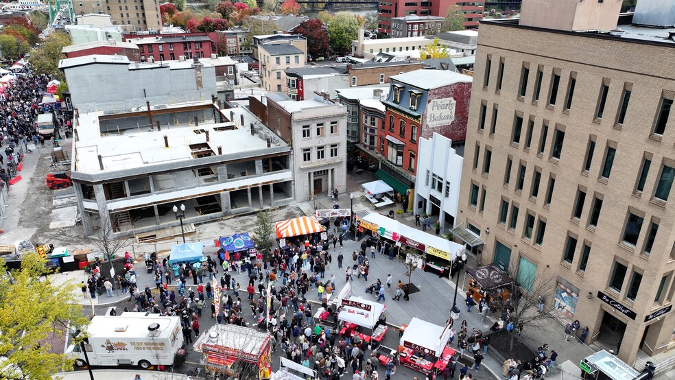 More Photos Of 118-120 Northampton St, Easton Apartments For Lease