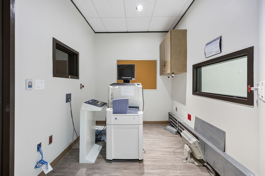More Photos Of 2710 Western Center Blvd, Fort Worth Medical For Sale