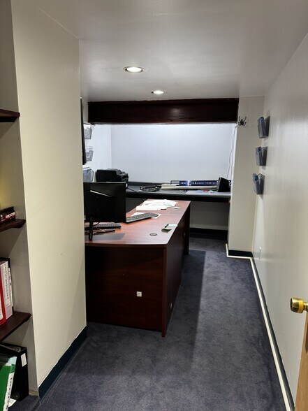 More Photos Of 653-659 Old Country Rd, Westbury Unknown For Lease