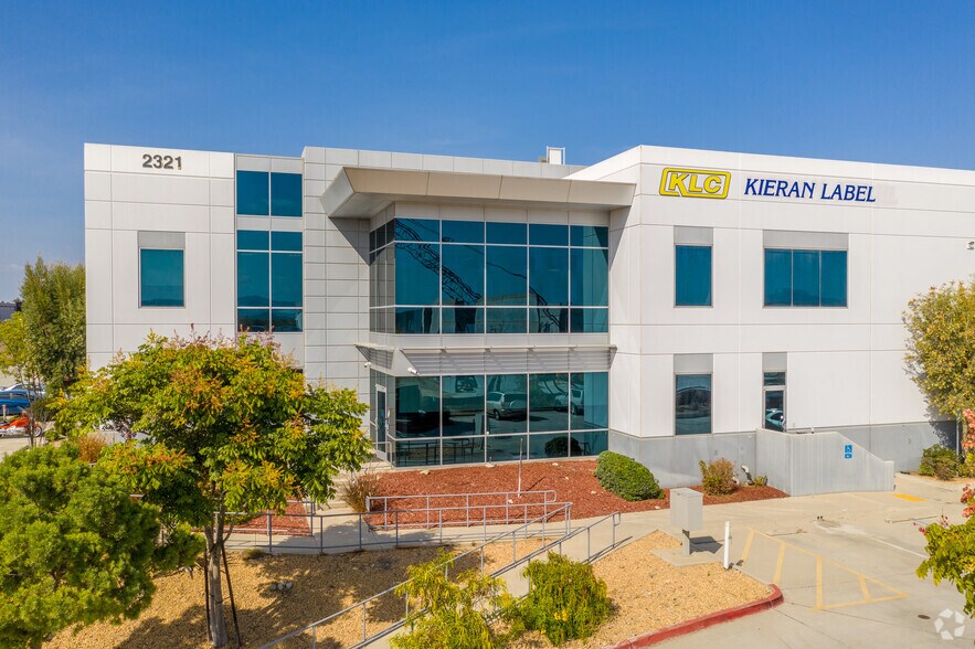 More Photos Of 2321 Siempre Viva Ct, San Diego Warehouse For Lease