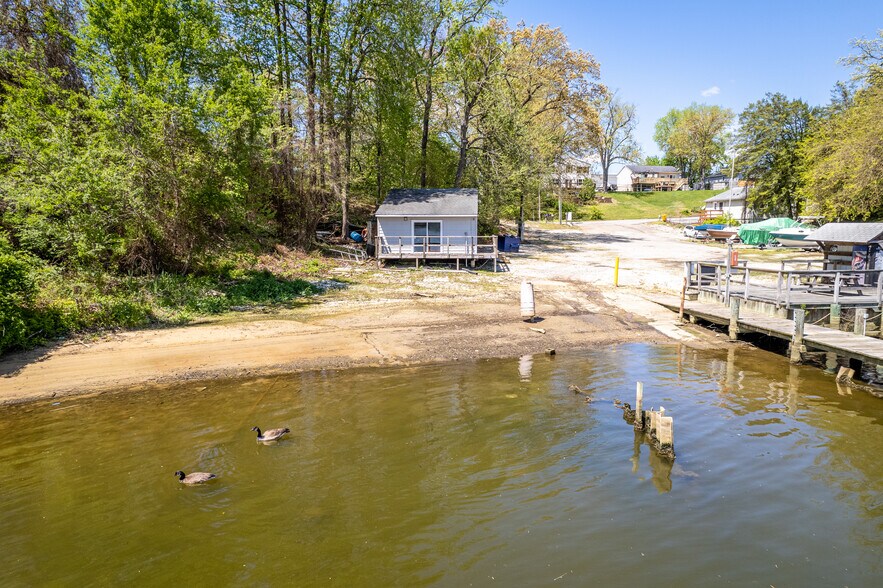 More Photos Of 7813 Leymar Rd, Glen Burnie Marina For Sale