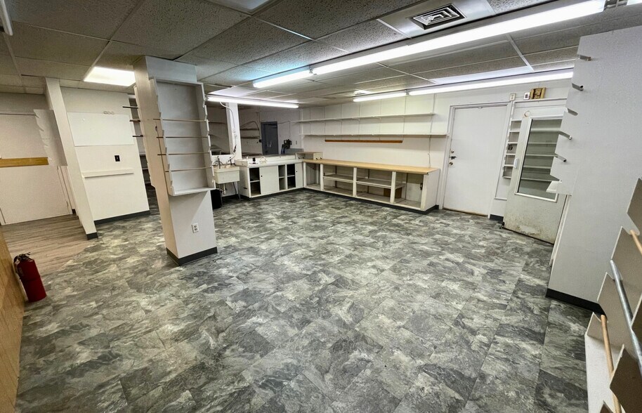 More Photos Of 3212 Brambleton Ave, Roanoke Storefront Retail Office For Lease