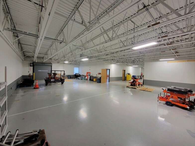 More Photos Of 58-60 S Jefferson Rd, Whippany Warehouse For Lease