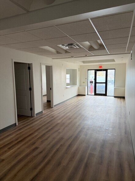 More Photos Of 246 Main St, New Paltz General Retail For Lease