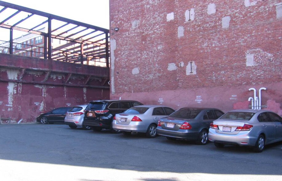 More Photos Of 1695-1699 Main St, Springfield Medical For Lease