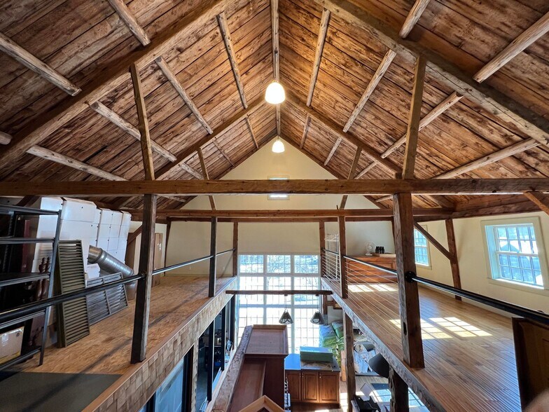 More Photos Of 33 Tenney Hl, Blue Hill Restaurant For Sale