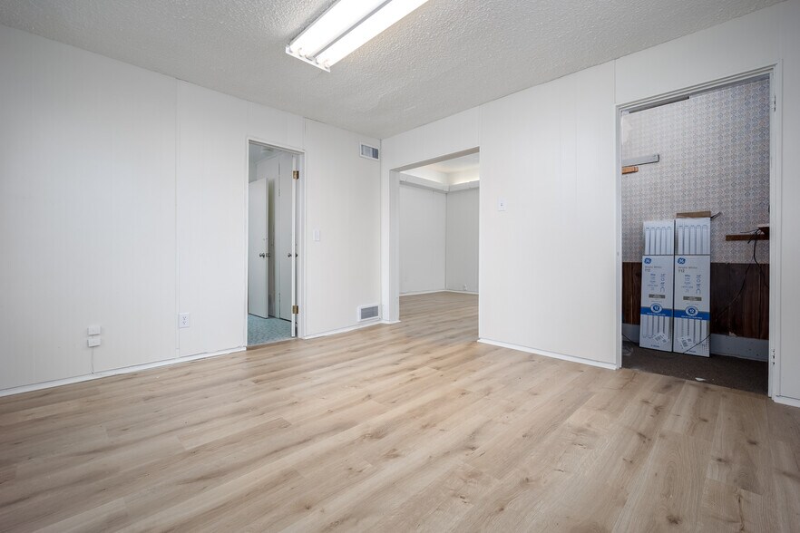 More Photos Of 230 SW 27th St, Oklahoma City Office Residential For Sale