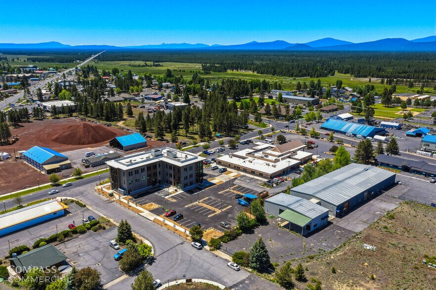 More Photos Of 51601 Bluewood Ave, La Pine Rehabilitation Center For Lease